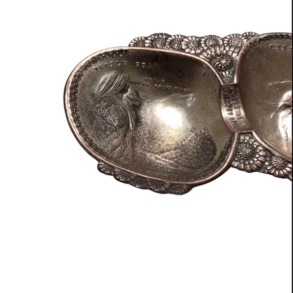 Vintage Embossed Clam Shell Ashtray Occupied Japan Souvenir. - Picture 4 of 5